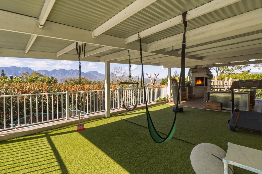 6 Bedroom Property for Sale in La Concorde Western Cape
